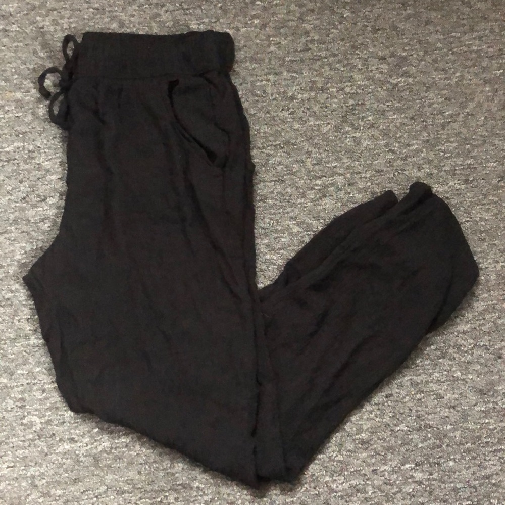 american Eagle black flowy pants